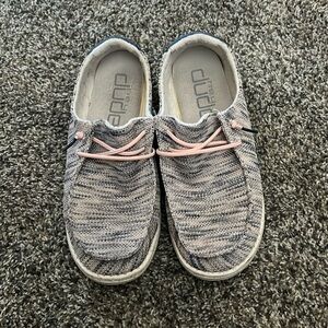 Sz 11 women’s Hey Dude’s